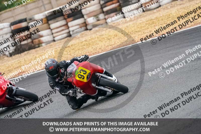 cadwell no limits trackday;cadwell park;cadwell park photographs;cadwell trackday photographs;enduro digital images;event digital images;eventdigitalimages;no limits trackdays;peter wileman photography;racing digital images;trackday digital images;trackday photos